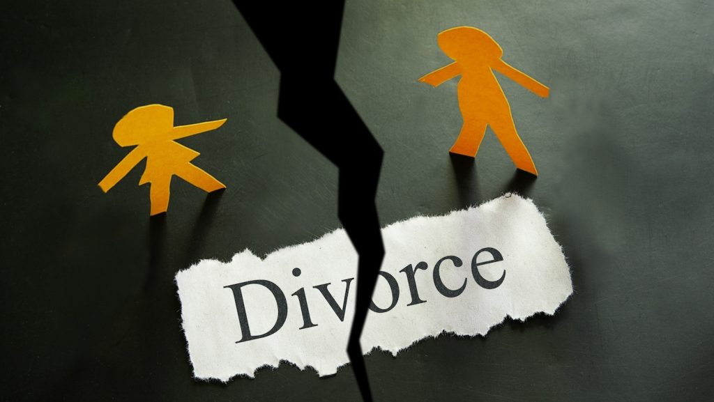 Cơ quan có thẩm quyền quyết định ly hôn 